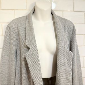 🍓Women’s Jacket Blazer style by 14th and Union size Large Grey/ White Lagenlook